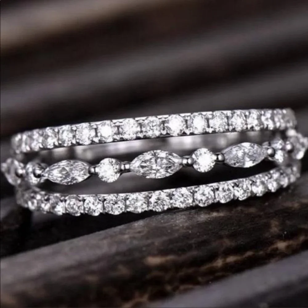 NEW 4.1 CT STERLING SILVER DIAMOND RING - Picture 2 of 4